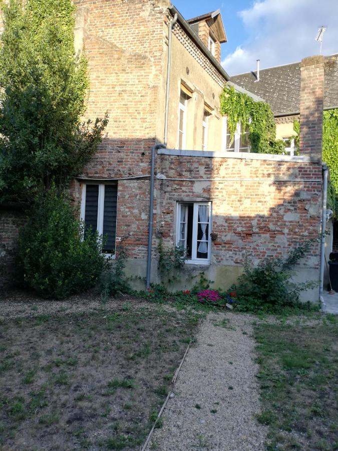 Sweet Garden Villa La Fere Exterior photo